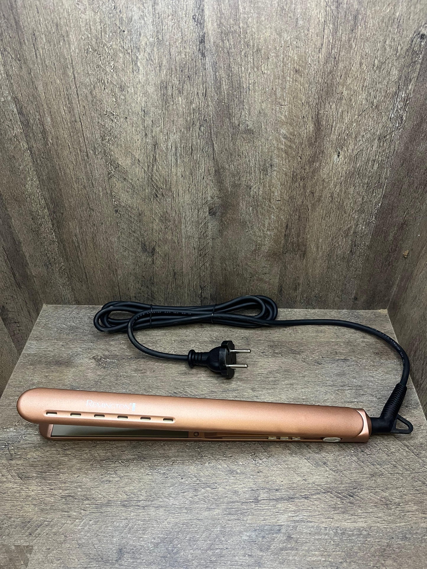 Remington Ceramic Flat Iron Hair Straightener –  with Fast Heating & heat adjustable
